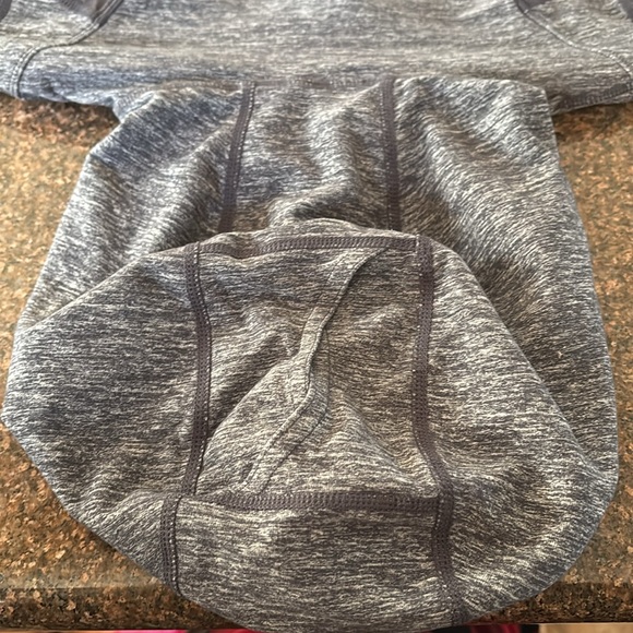 LULULEMON LADIESS GRAY HALF ZIP VENTED HOODIE THUMB HOLES SHIRT-4 - Picture 9 of 14